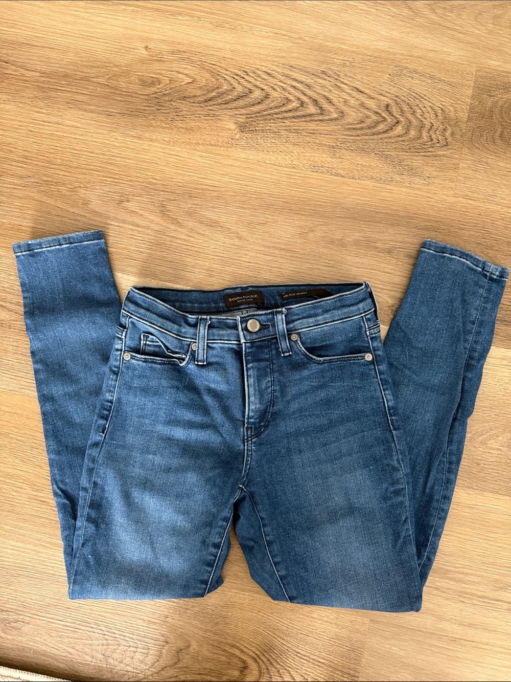 Banana Republic Women's Skinny Jeans in Medium Blue